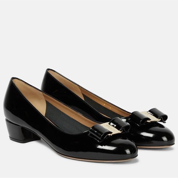 Salvatore FERRAGAMO VARA Low pumps in black patent leather - Picture 15 of 17